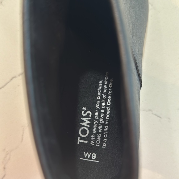 Tom’s black boots with brown heel.  Women’s size 9. Great used condition! - Picture 7 of 9